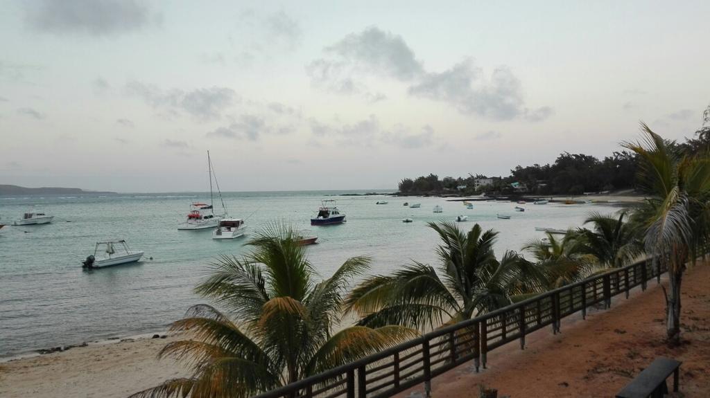 Hotel La Francaise Pereybere Beach Exterior foto